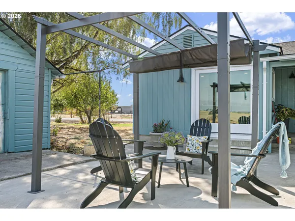 a view of outdoor space yard and patio