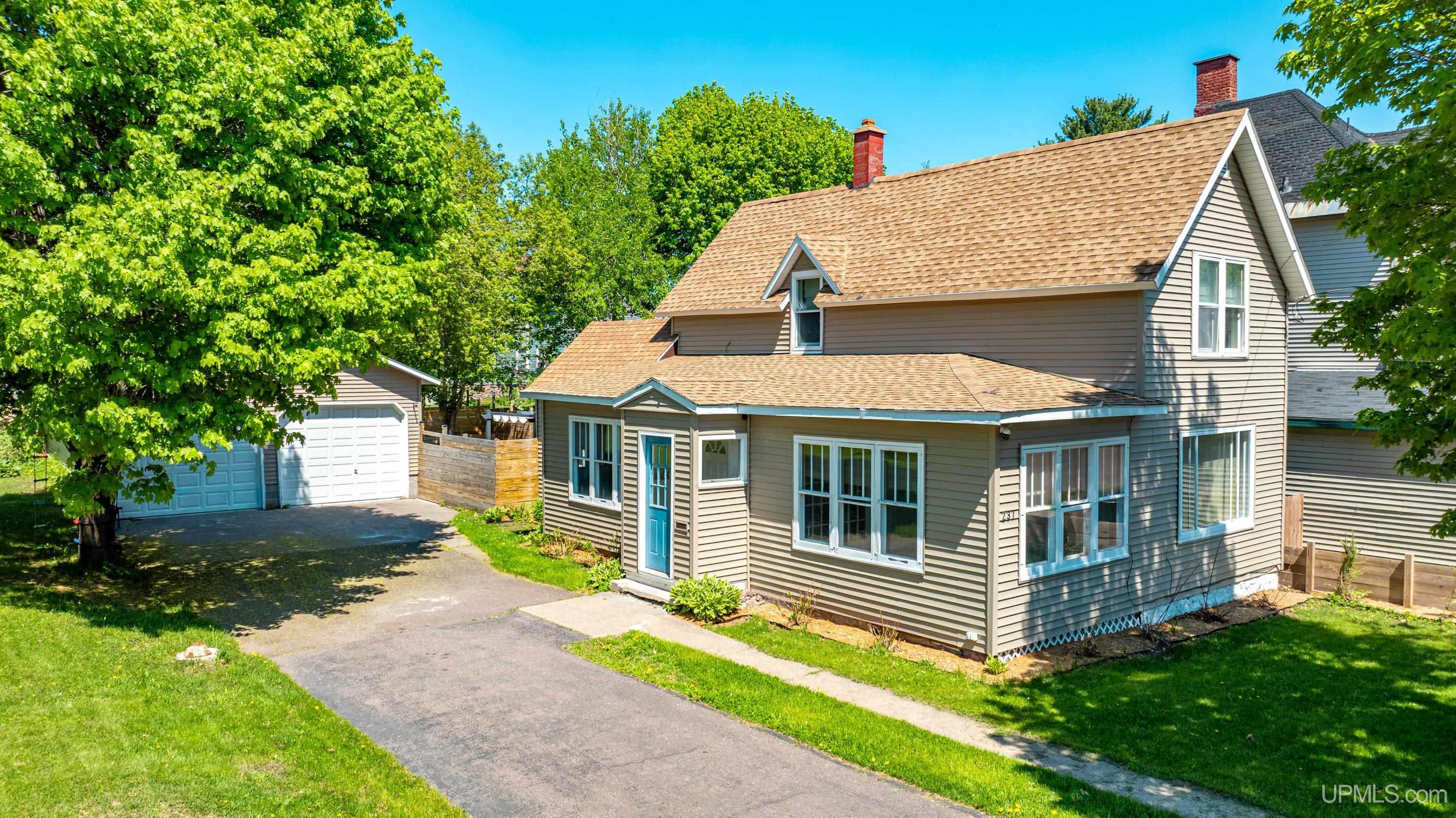 237 Kearsarge Street Calumet, MI 49913 - Photo 1 of 79