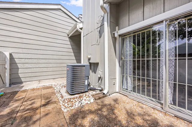 $1,500 | 7092 Greenway Chase Street, Houston, TX 77072