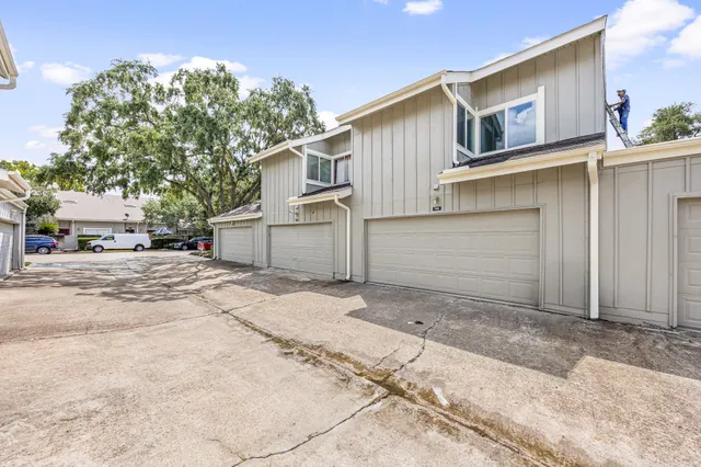 $1,500 | 7092 Greenway Chase Street, Houston, TX 77072