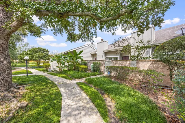 $1,500 | 7092 Greenway Chase Street, Houston, TX 77072