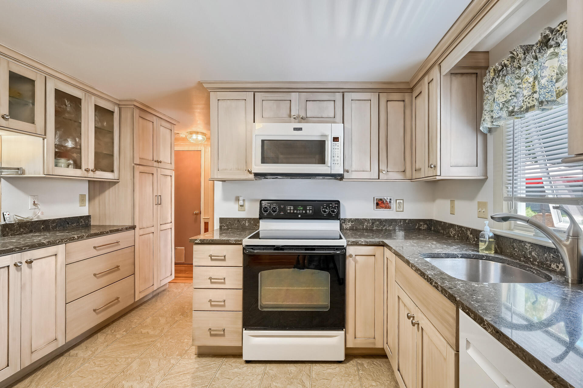 130 Cathedral Road Brewster, MA 02631 - Photo 11 of 34 130Cath K