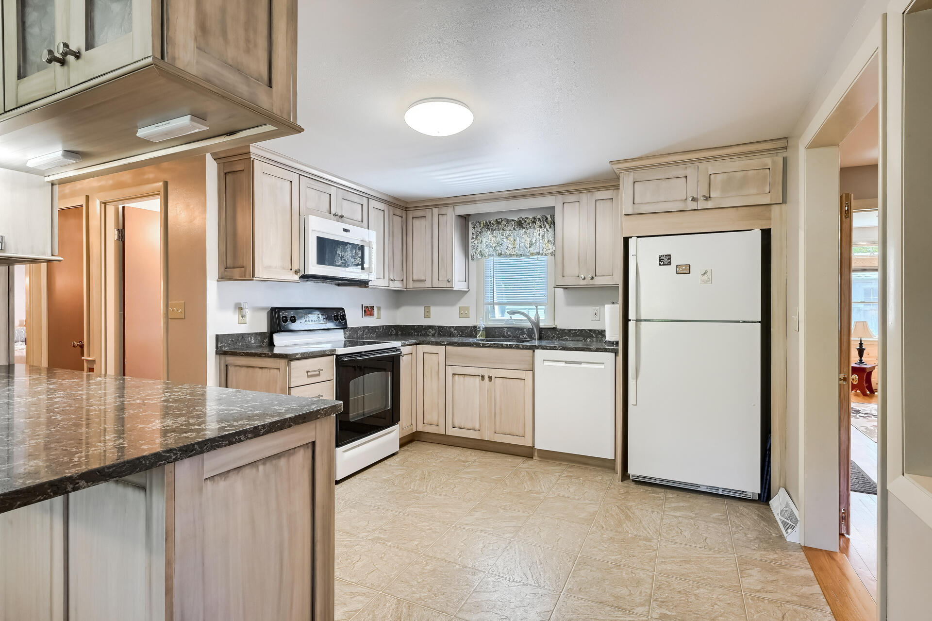 130 Cathedral Road Brewster, MA 02631 - Photo 15 of 34 130Cath K4