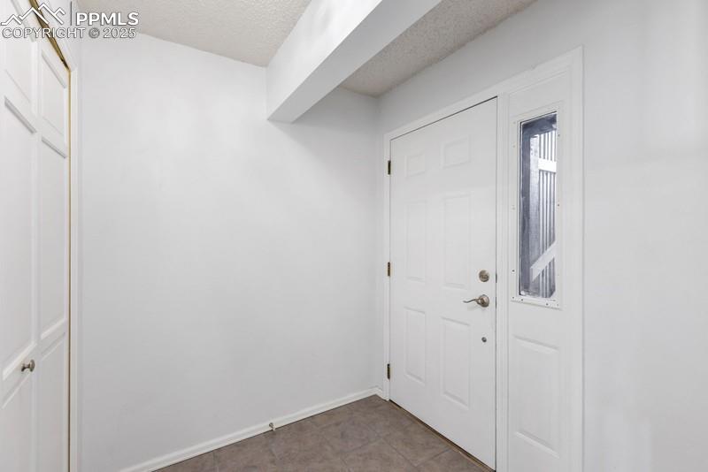 938 Fontmore Road, Unit B Colorado Springs, CO 80904 - Photo 21 of 30 a view of a hallway