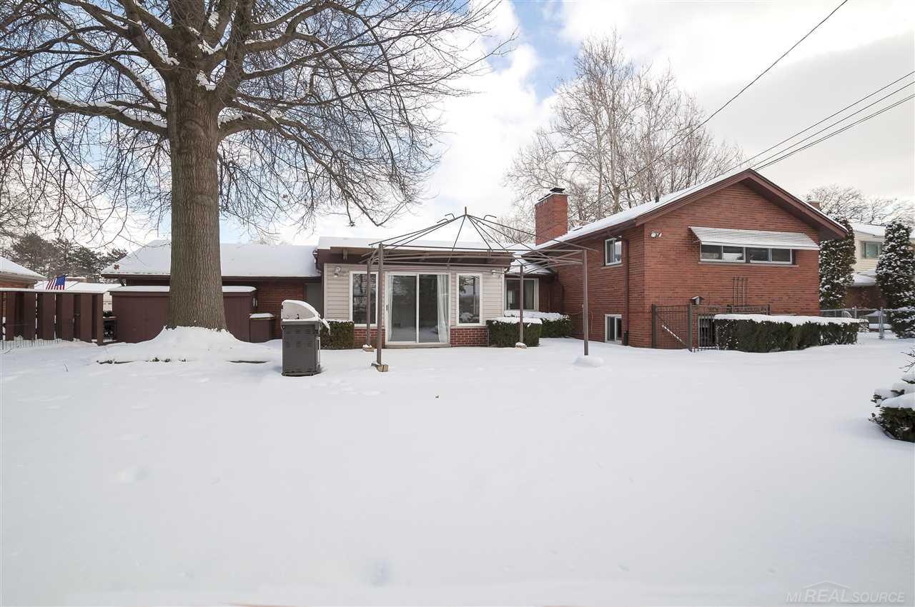 419 Barclay Road Grosse Pointe Farms, MI 48236 - Photo 2 of 2