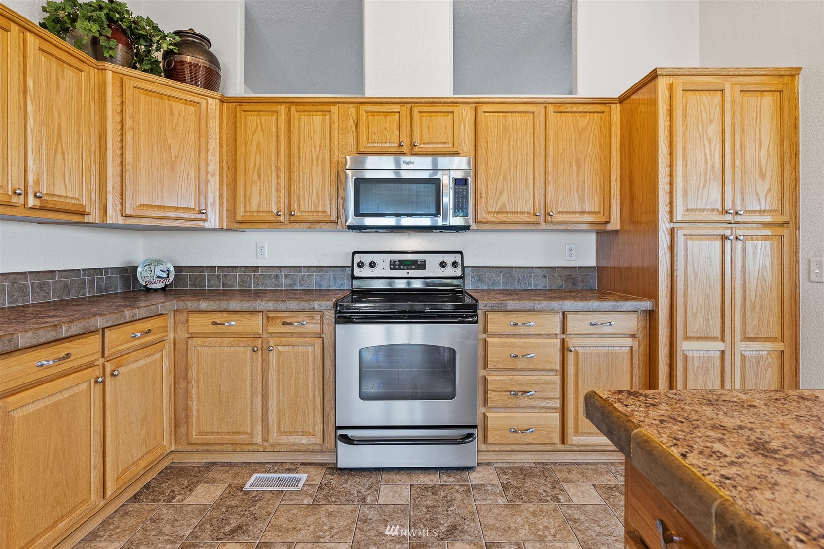 12574 Rd C.1 Northwest Ephrata, WA 98823 - Photo 14 of 40 Gallery Image 14