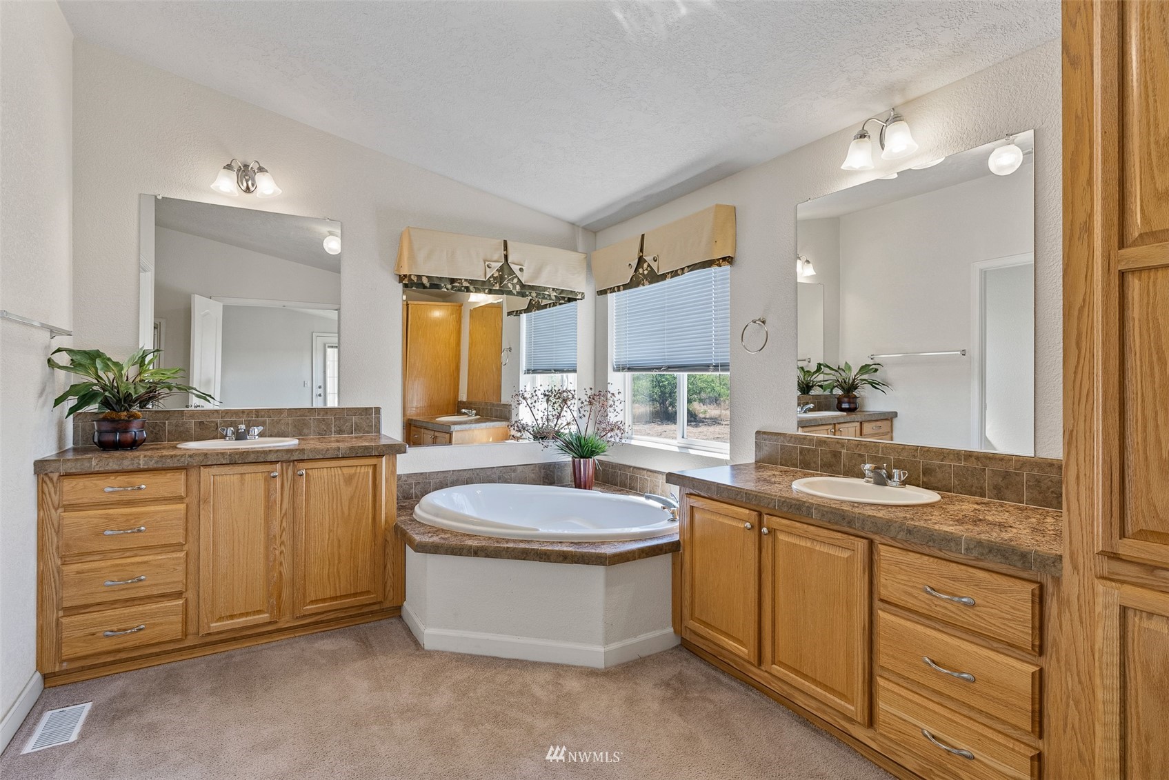 12574 Rd C.1 Northwest Ephrata, WA 98823 - Photo 28 of 40 Gallery Image 28