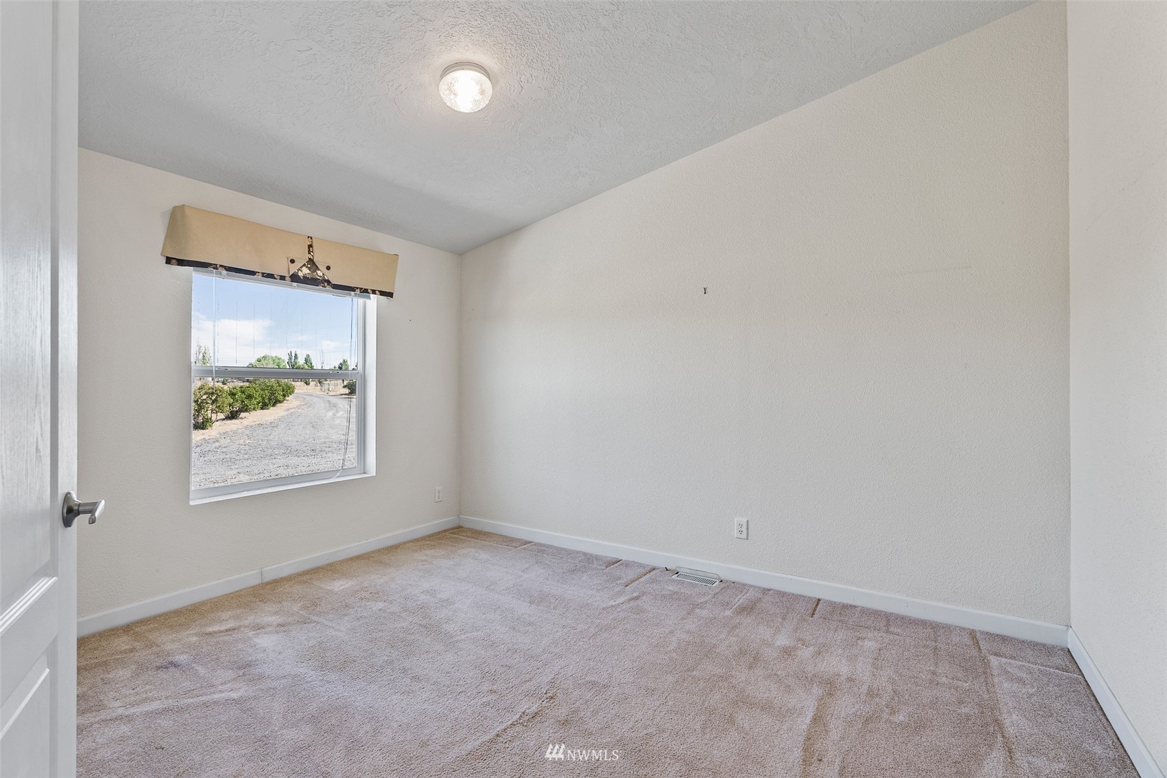 12574 Rd C.1 Northwest Ephrata, WA 98823 - Photo 6 of 40 Gallery Image 6