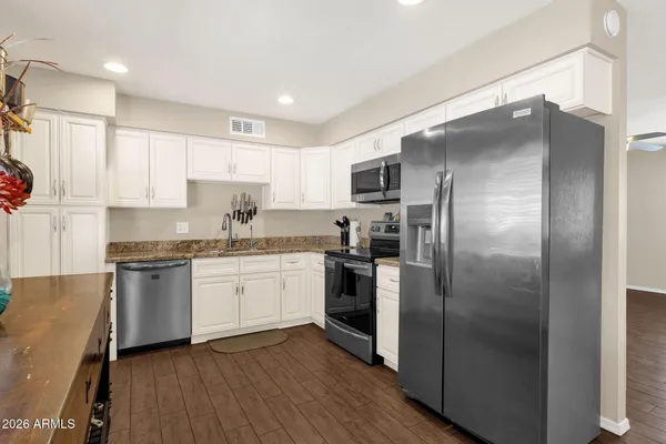 $430,000 | 5719 West Zoe Ella Way, Glendale, AZ 85306