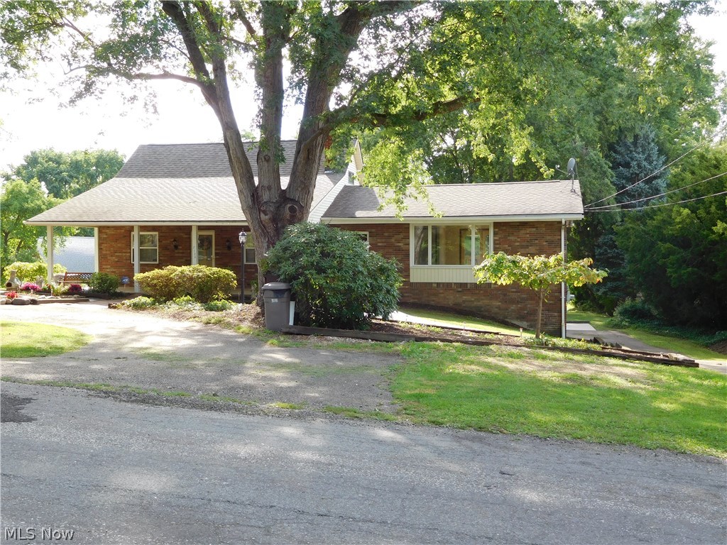2136 Manor Road Uniontown, OH 44685 - Photo 35 of 35