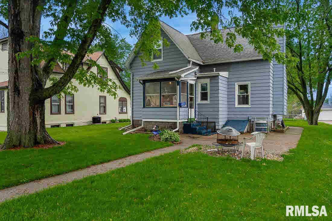1818 9th Street Moline, IL 61265 - Photo 2 of 15 Gallery Image 2