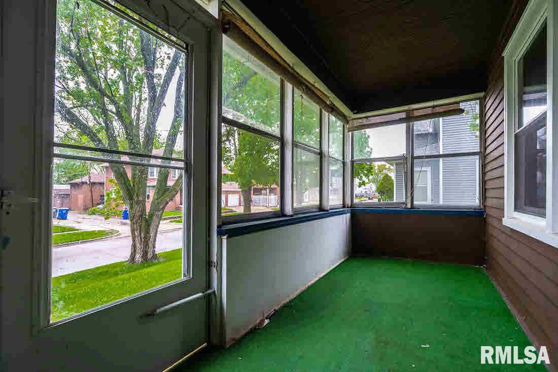 1818 9th Street Moline, IL 61265 - Photo 3 of 15 Gallery Image 3