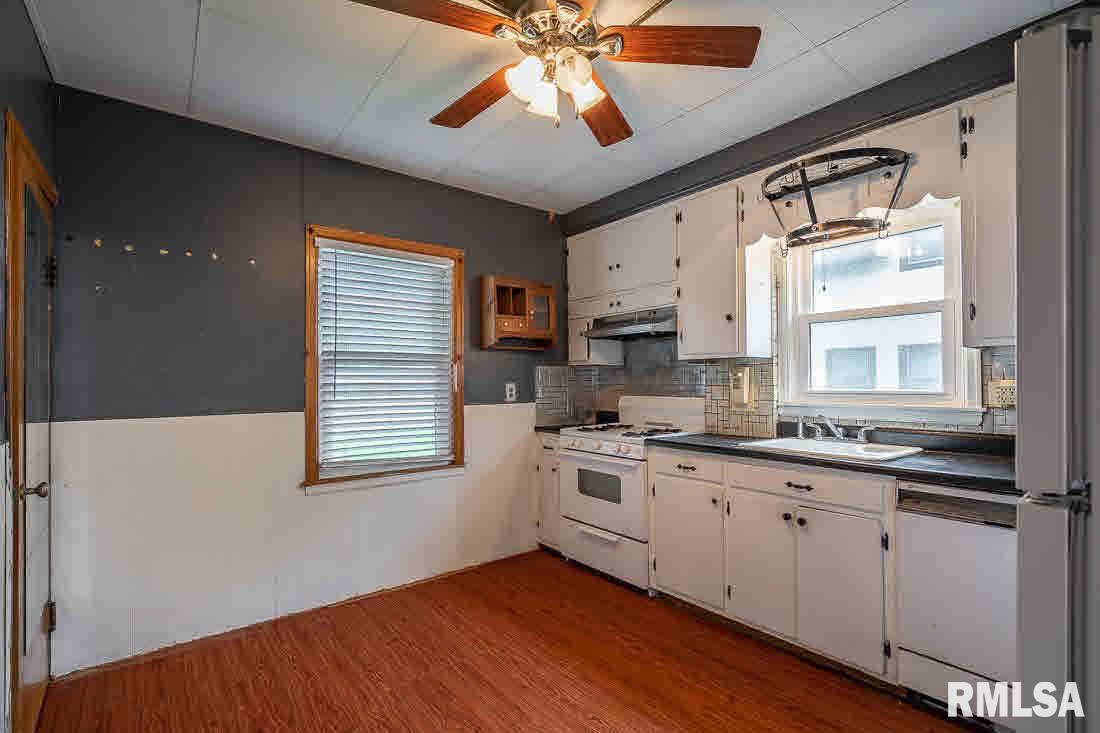 1818 9th Street Moline, IL 61265 - Photo 4 of 15 Gallery Image 4