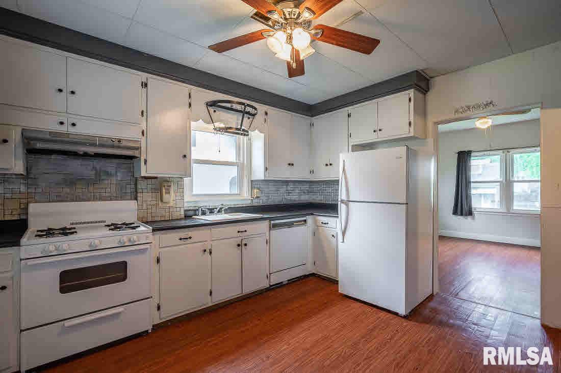 1818 9th Street Moline, IL 61265 - Photo 5 of 15 Gallery Image 5
