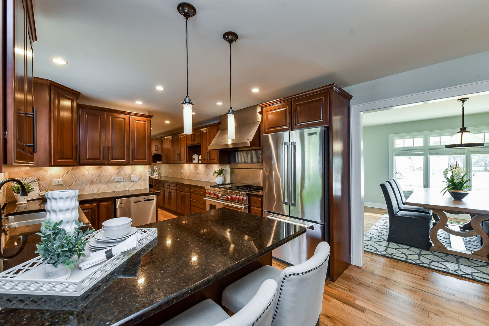 543 East Hillside Road Naperville, IL 60540 - Photo 4 of 17