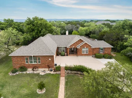 $625,000 | 207 Cove Creek Drive, Spicewood, TX 78669