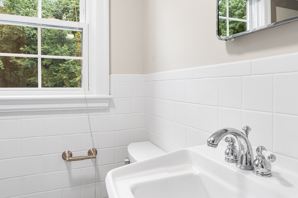165 Tahattawan Road Littleton, MA 01460 - Photo 19 of 42