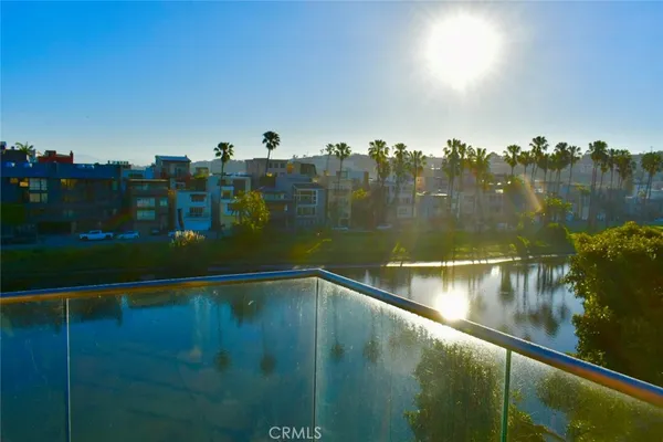 $6,250 | 6400 Pacific, Unit 311, Los Angeles, CA 90293