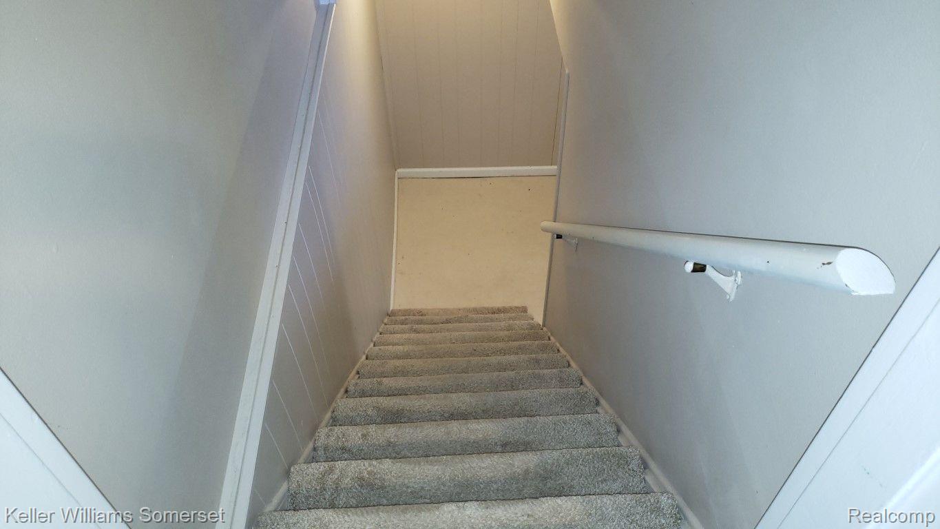 1954 Graefield Road Birmingham, MI 48009 - Photo 23 of 32 Gallery Image 23