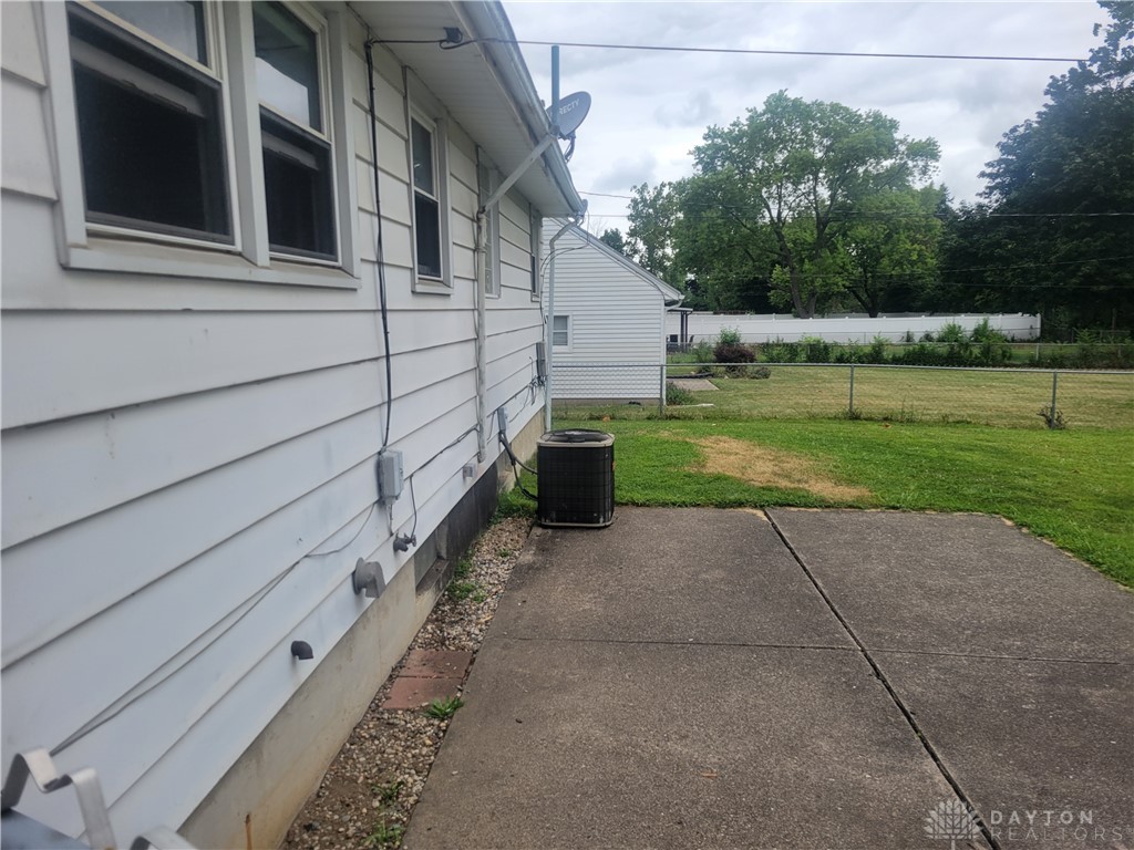 4060 Halworth Road Dayton, OH 45405 - Photo 3 of 16