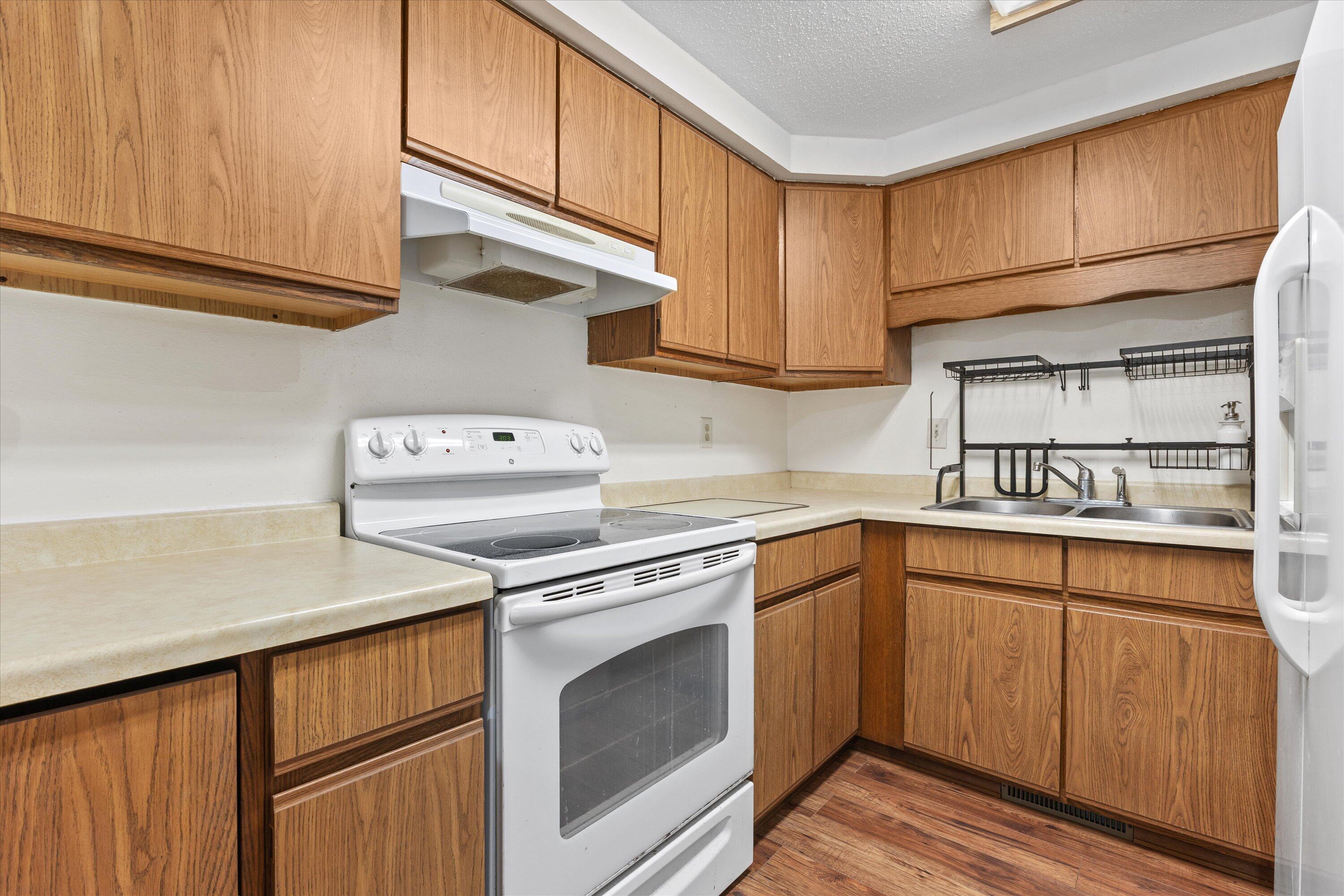 215 Franklin Street, Unit D Delavan, WI 53115 - Photo 11 of 40 33-IMG_7314