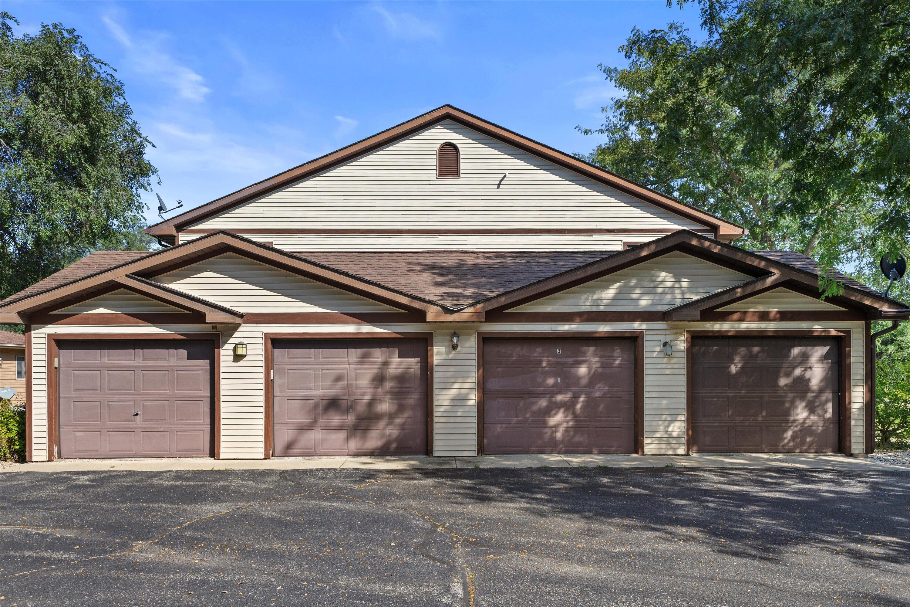 215 Franklin Street, Unit D Delavan, WI 53115 - Photo 29 of 40 10-IMG_7164