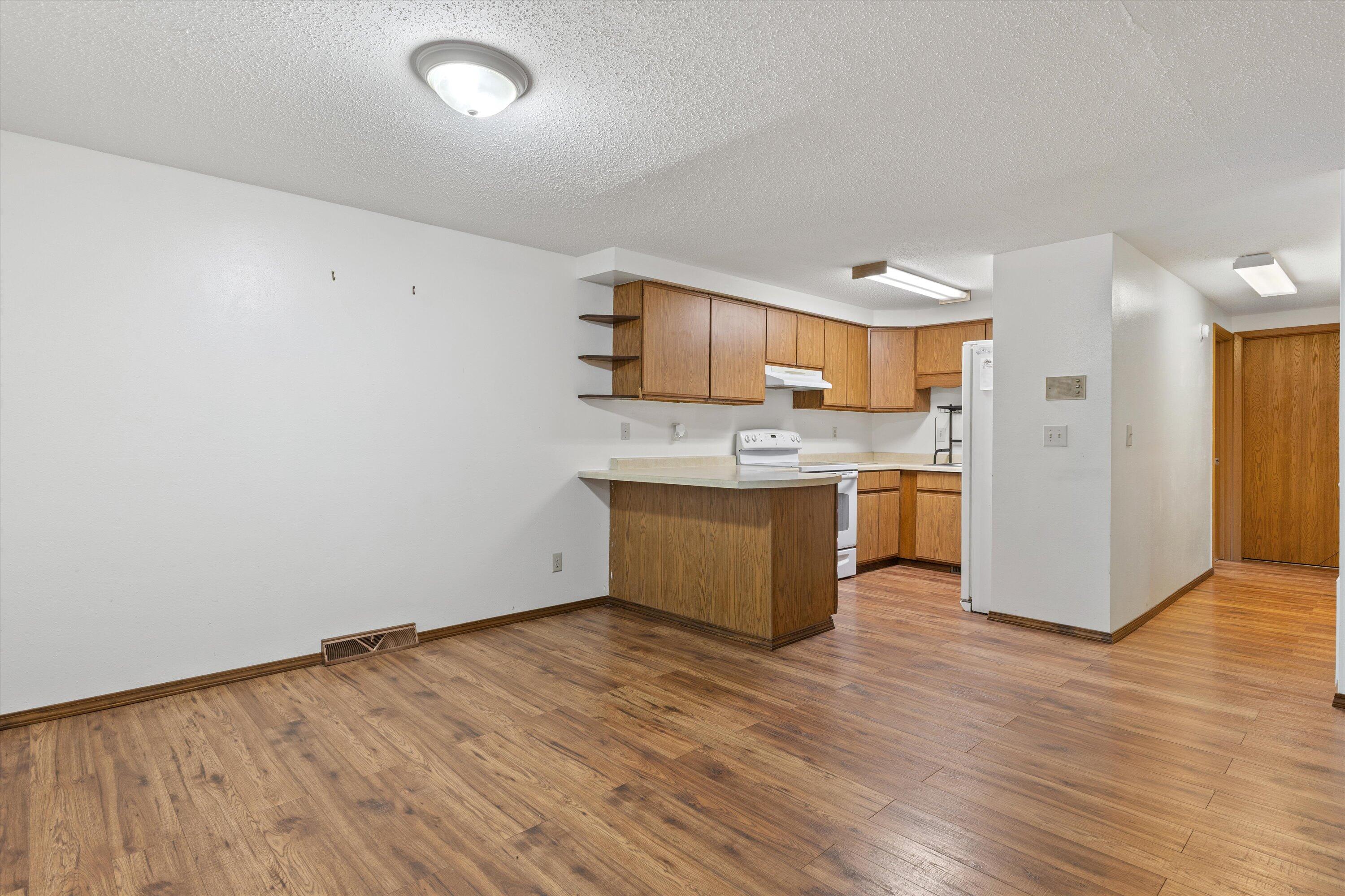 215 Franklin Street, Unit D Delavan, WI 53115 - Photo 3 of 40 26-IMG_7257