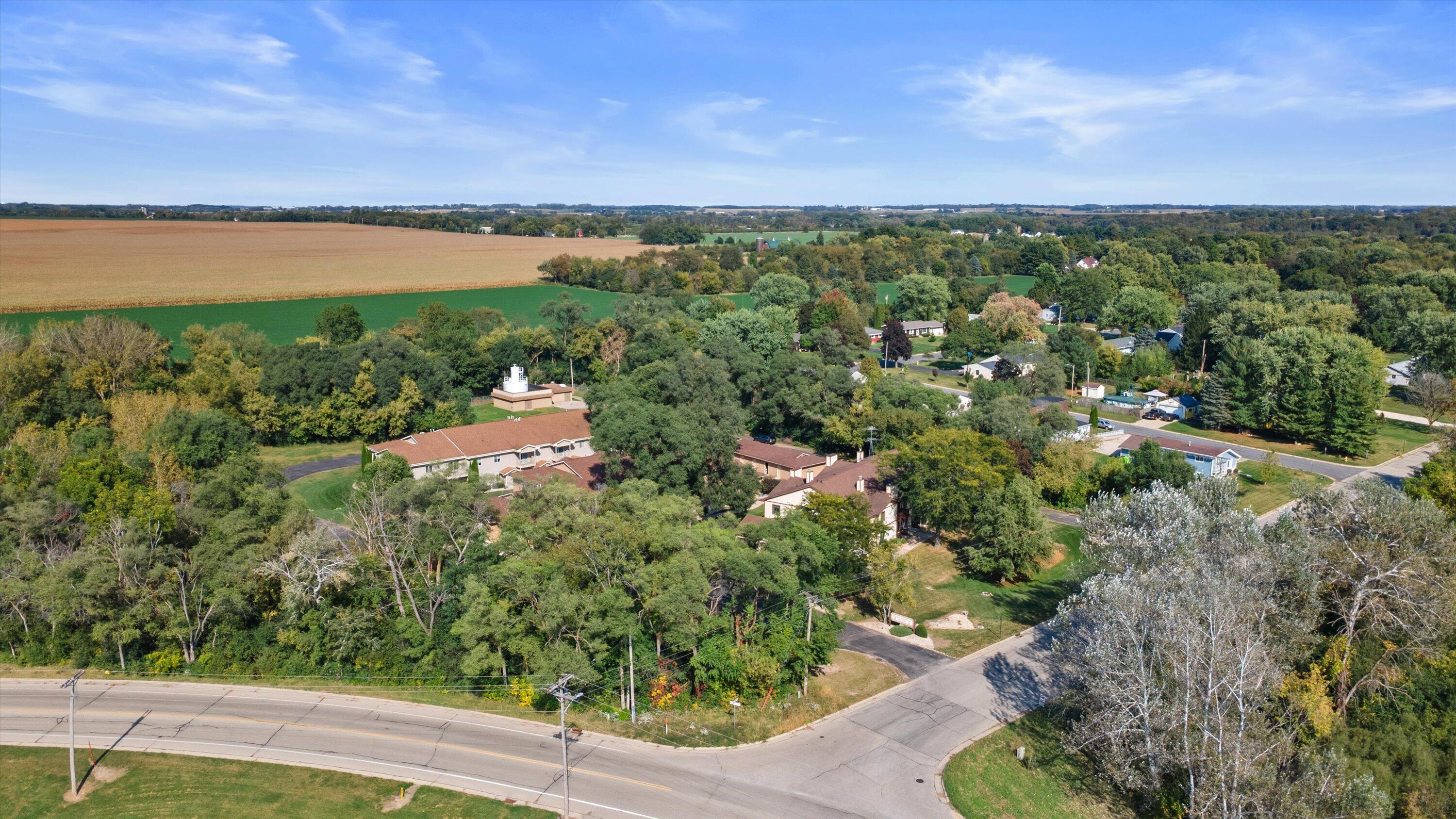 215 Franklin Street, Unit D Delavan, WI 53115 - Photo 35 of 40 08-DJI_0373