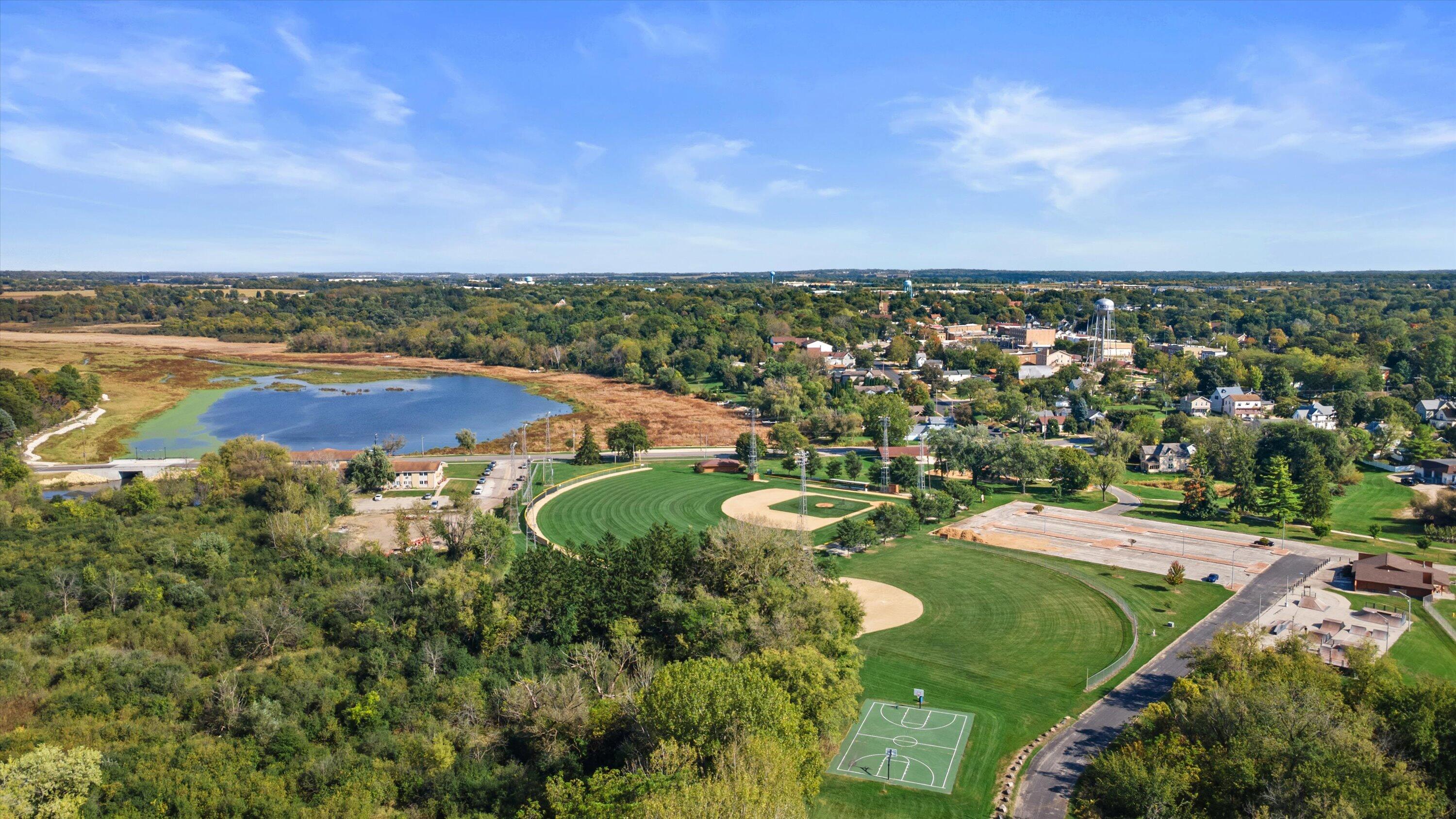 215 Franklin Street, Unit D Delavan, WI 53115 - Photo 36 of 40 09-DJI_0378