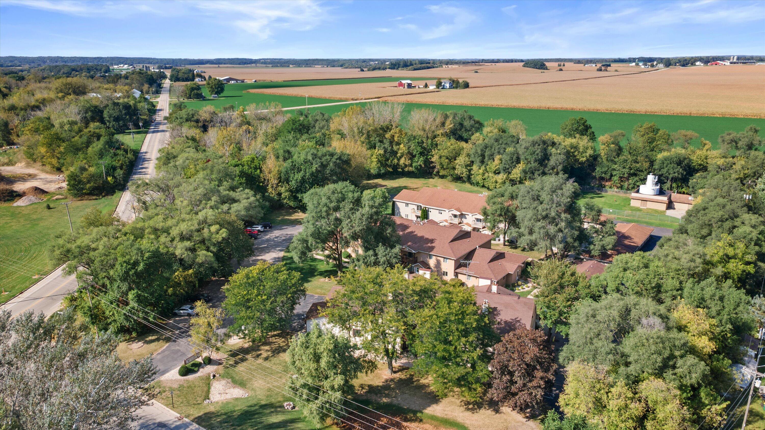 215 Franklin Street, Unit D Delavan, WI 53115 - Photo 39 of 40 06-DJI_0354