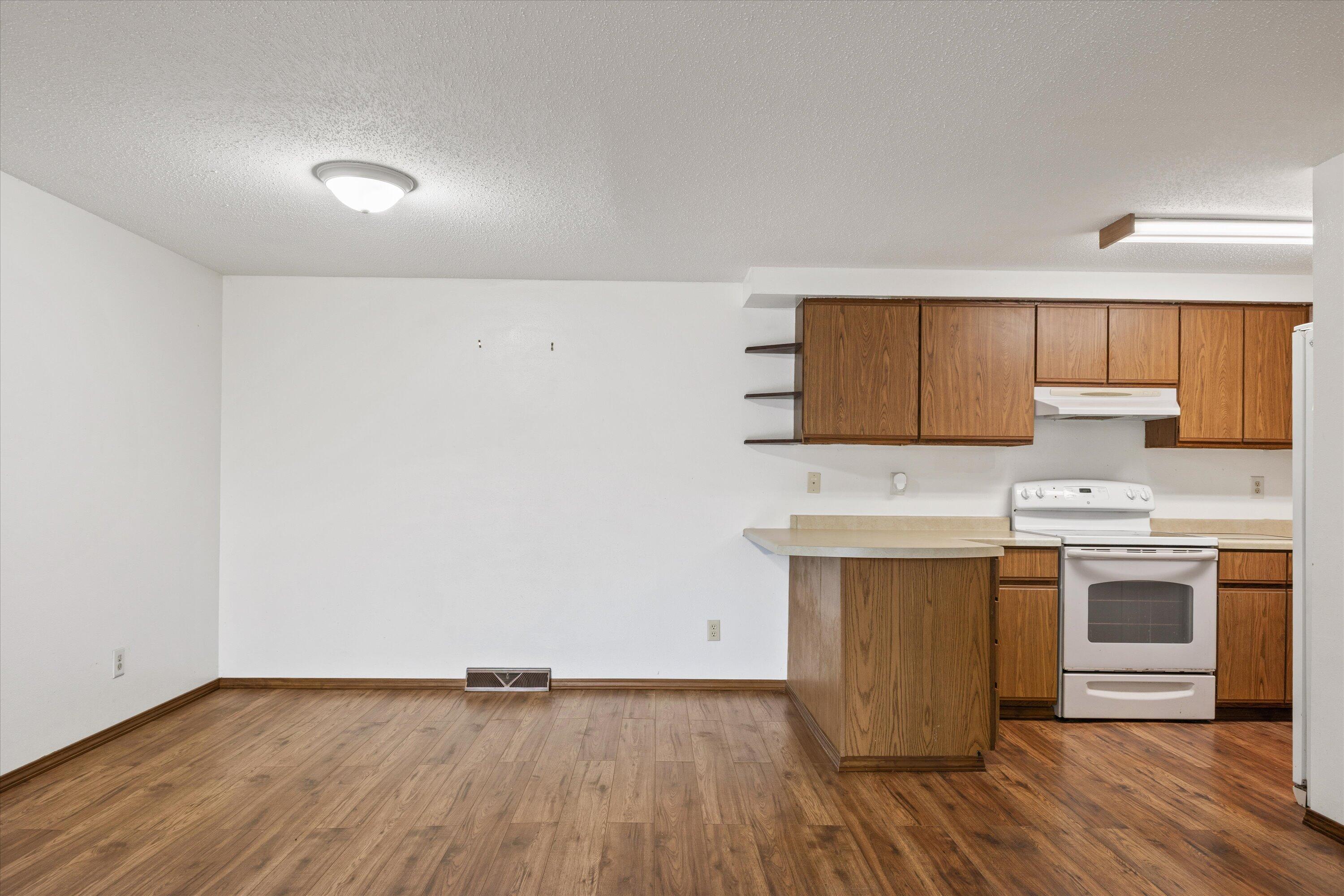 215 Franklin Street, Unit D Delavan, WI 53115 - Photo 6 of 40 37-IMG_7347