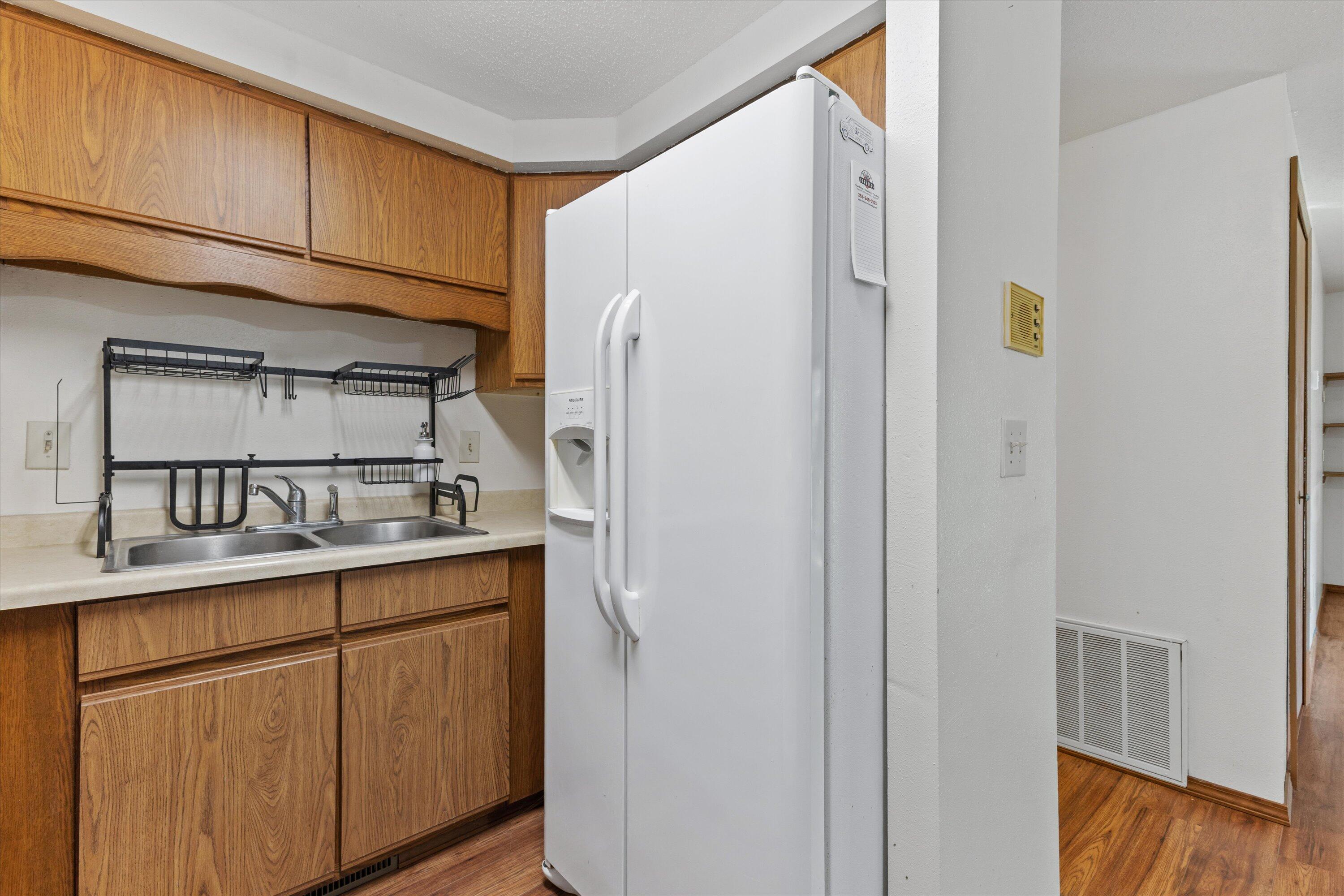 215 Franklin Street, Unit D Delavan, WI 53115 - Photo 8 of 40 35-IMG_7335