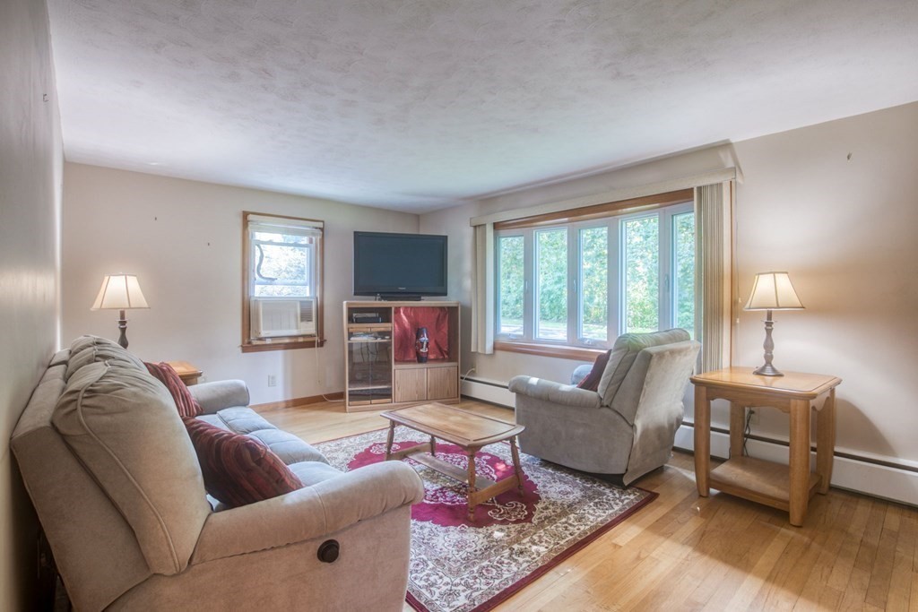 64 Plumtree Road Springfield, MA 01118 - Photo 4 of 17