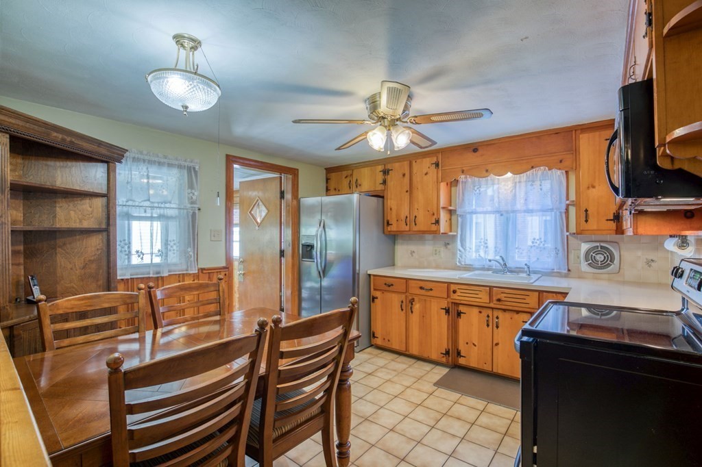 64 Plumtree Road Springfield, MA 01118 - Photo 5 of 17