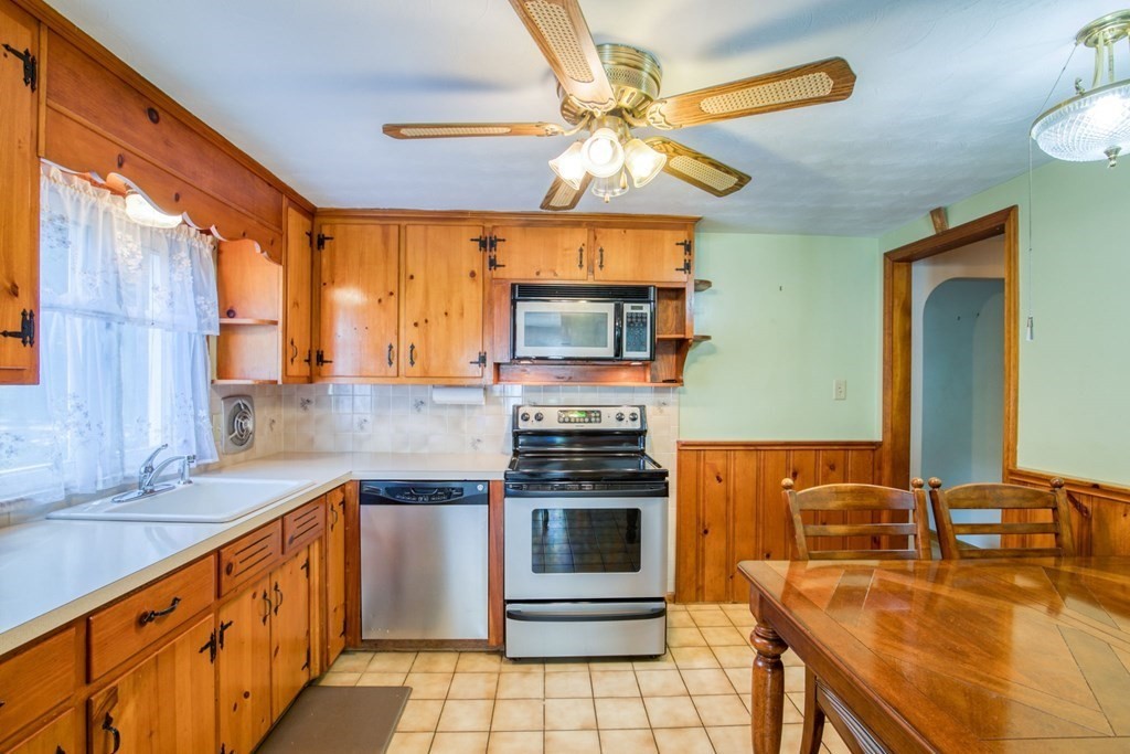 64 Plumtree Road Springfield, MA 01118 - Photo 6 of 17