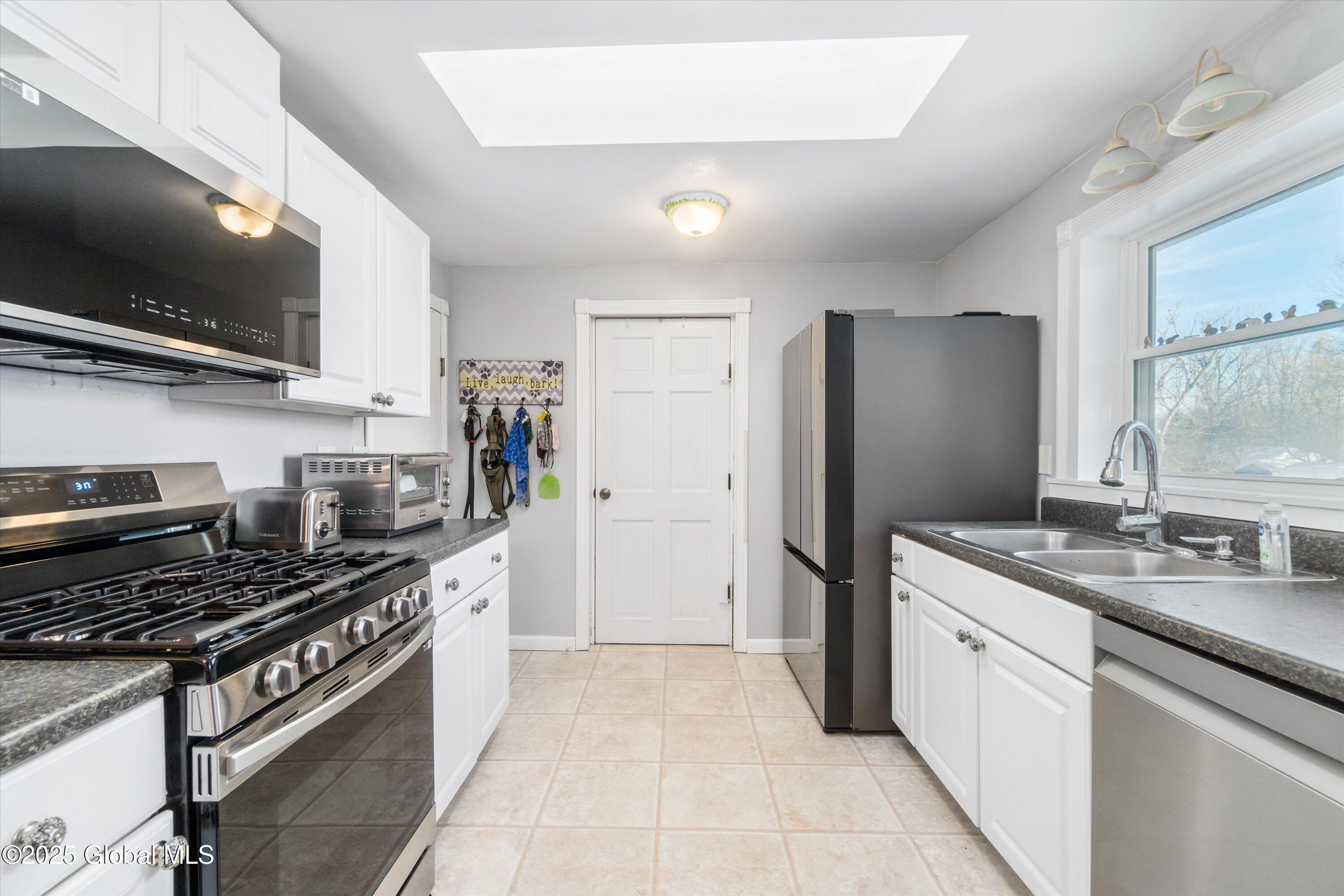 12 Hubbs Road Ballston Lake, NY 12019 - Photo 13 of 38 32-12 HUBBS RD-32
