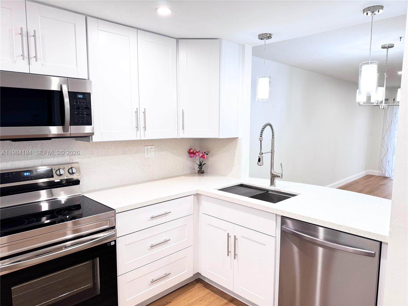 8846 West McNab Road, Unit 106 Tamarac, FL 33321 - Photo 2 of 39 Samsung high end appliances