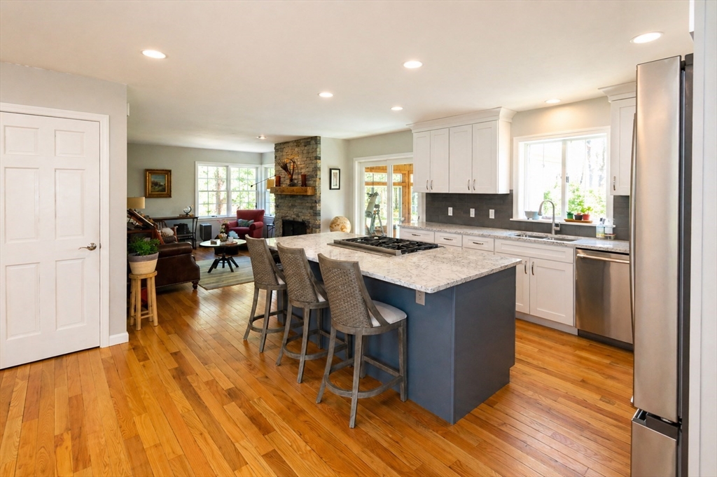 352 North Avenue Rochester, MA 02770 - Photo 10 of 41 Gallery Image 10