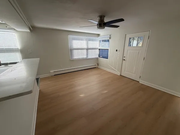 $1,685 | 26 East Washington Avenue, Unit 4, Lake Bluff, IL 60044