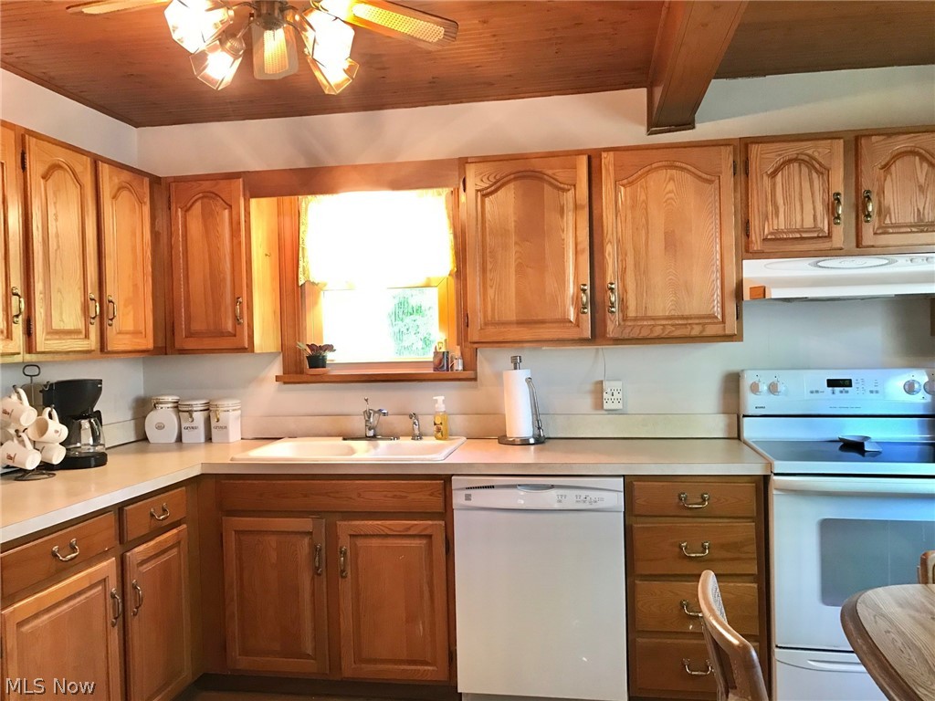 4548 Liberty Road Cleveland, OH 44121 - Photo 7 of 22