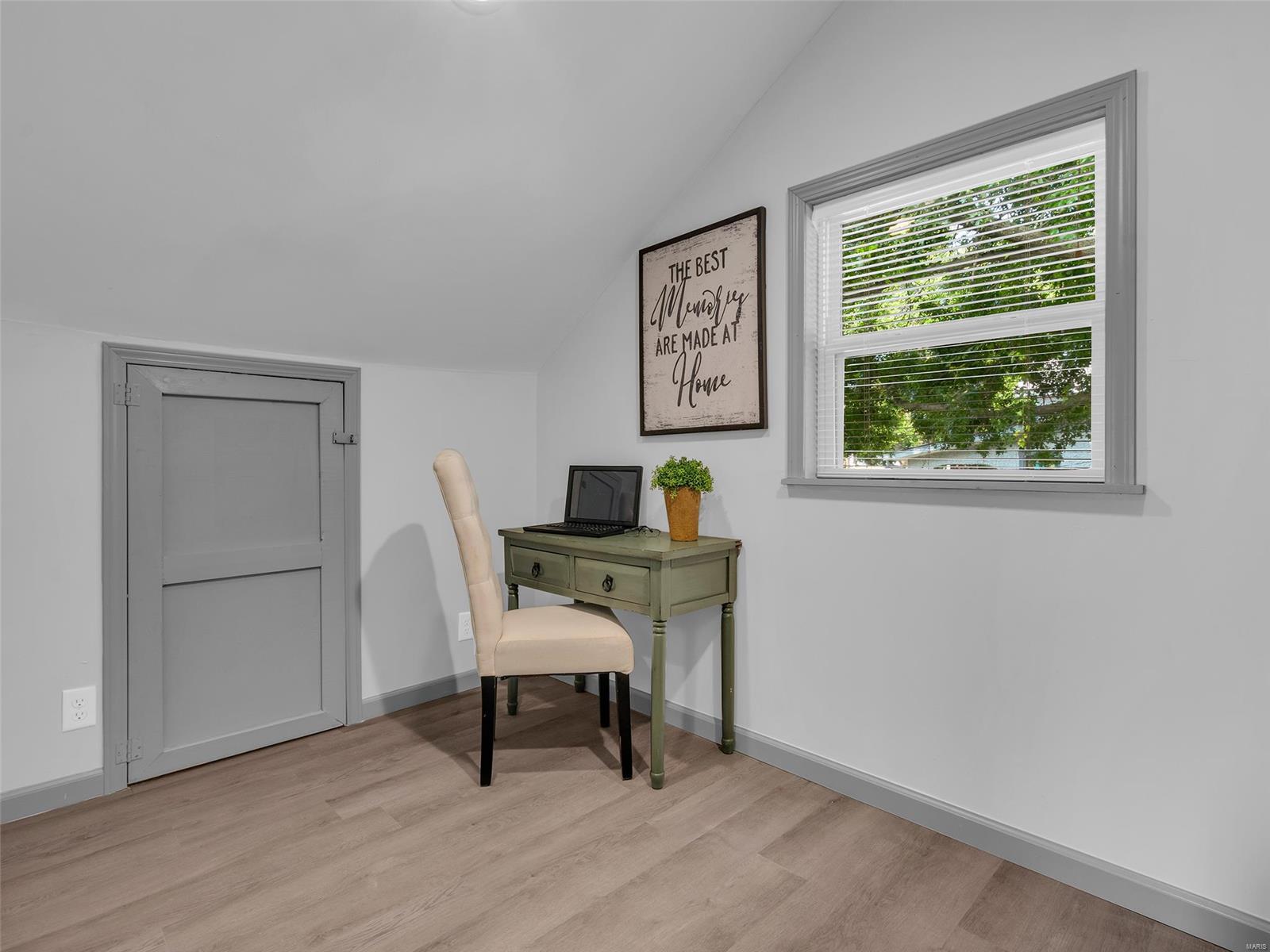 11637 Denny Road St. Louis, MO 63126 - Photo 16 of 23 Gallery Image 16