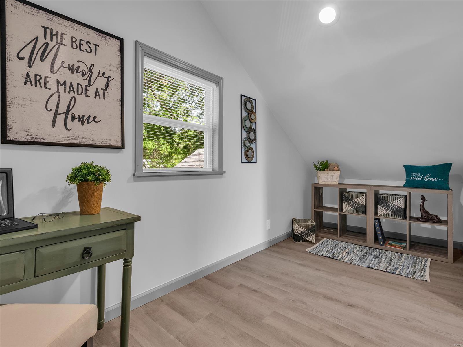 11637 Denny Road St. Louis, MO 63126 - Photo 17 of 23 Gallery Image 17