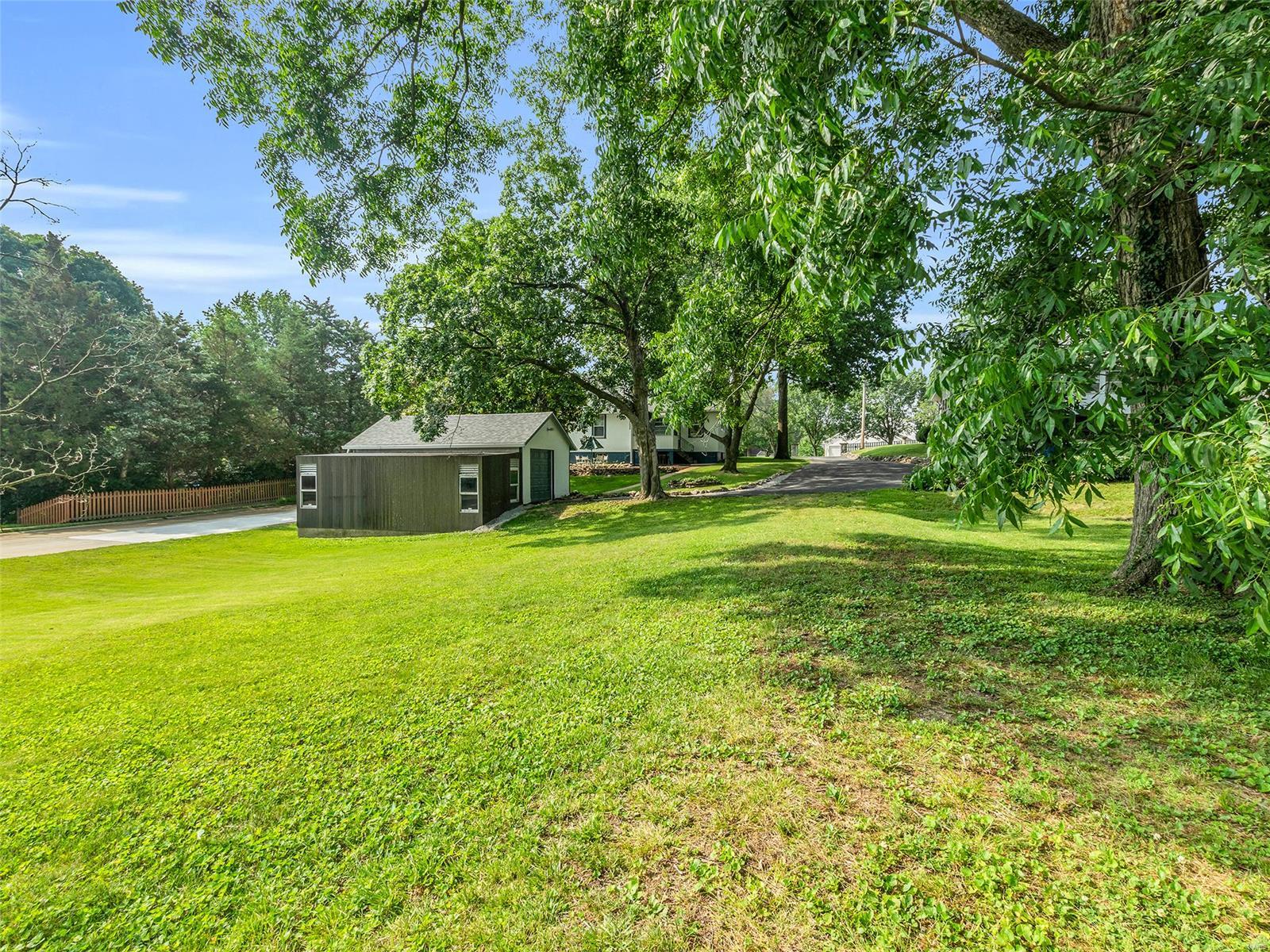 11637 Denny Road St. Louis, MO 63126 - Photo 22 of 23 Gallery Image 22