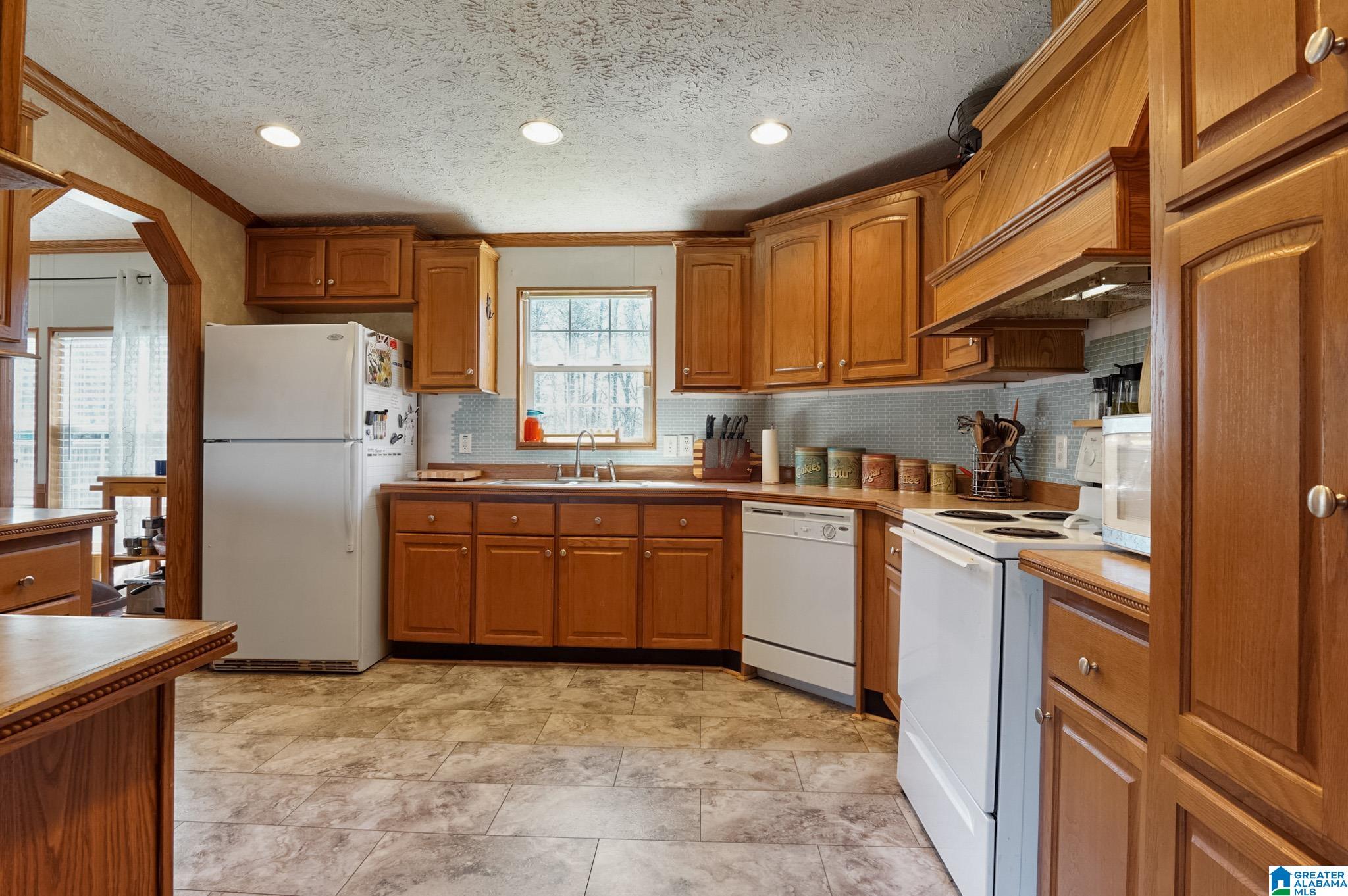 659 Hiawatha Road Calera, AL 35040 - Photo 32 of 59