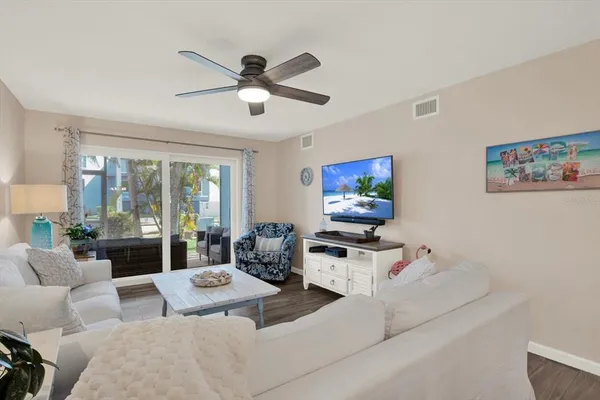 $535,000 | 4307 Gulf Drive, Unit 103, Holmes Beach, FL 34217