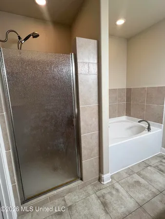 $2,100 | 17038 Date Palm Drive, D'Iberville, MS 39540