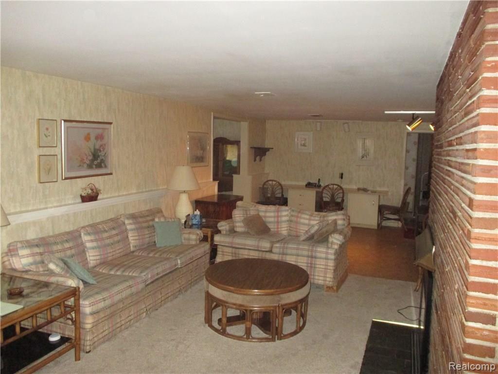368 Willow Tree Lane Rochester Hills, MI 48306 - Photo 23 of 34