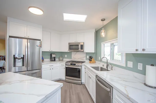 $450,000 | 9 Fallen Leaf Way, Novato, CA 94949