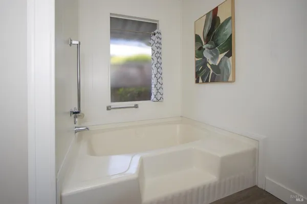 $450,000 | 9 Fallen Leaf Way, Novato, CA 94949