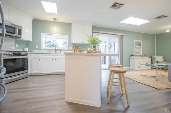 $450,000 | 9 Fallen Leaf Way, Novato, CA 94949
